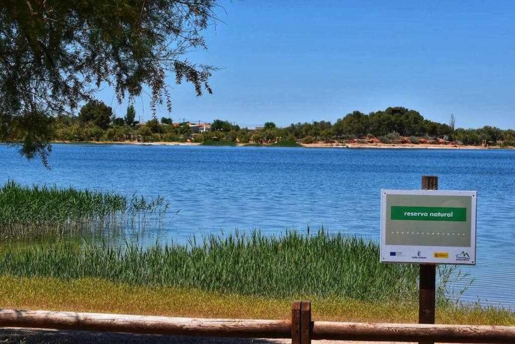 Alojamiento El Pez Casa Con Piscina Climatizada Villafranca de los Caballeros Luaran gambar