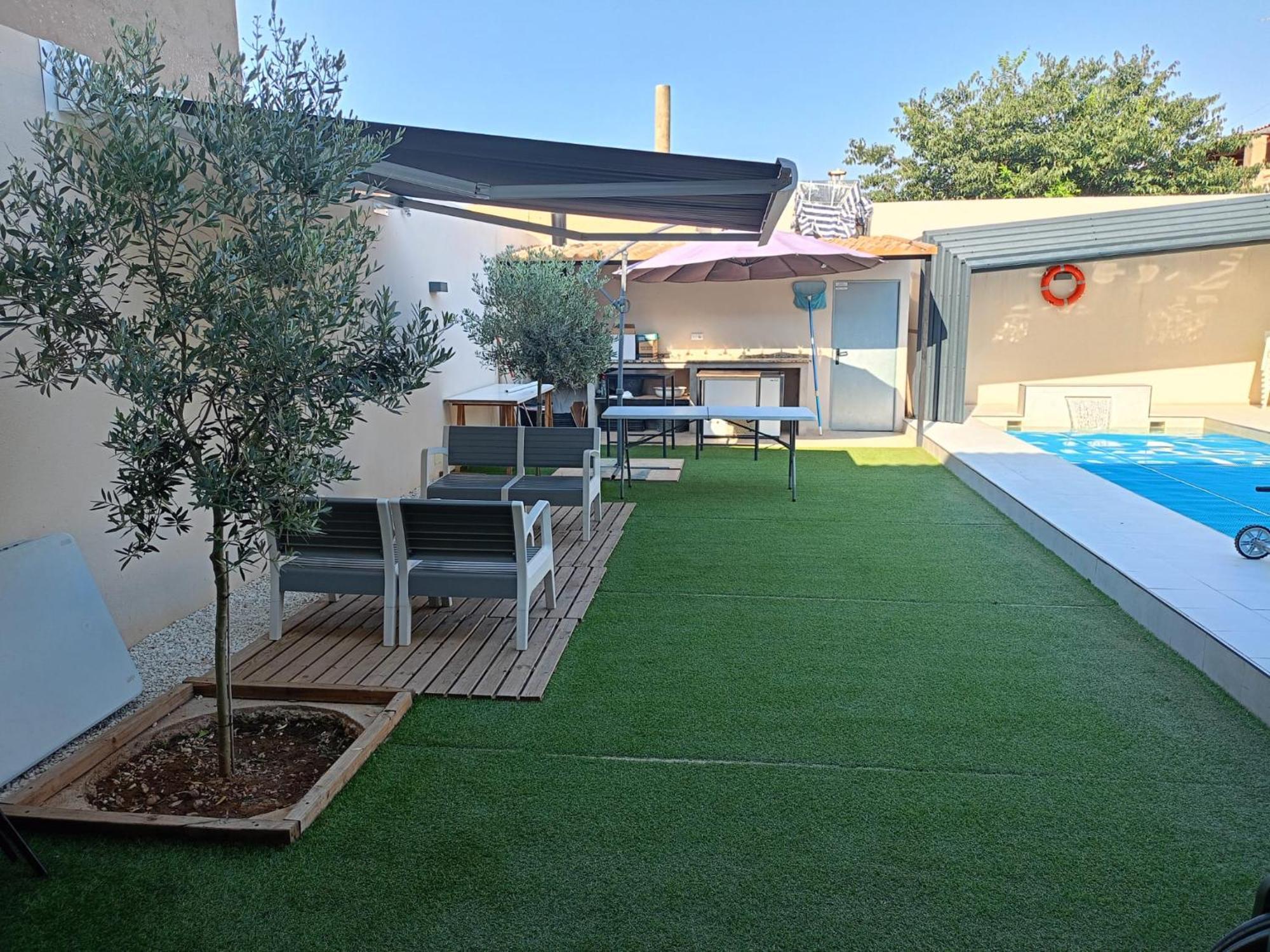 Alojamiento El Pez Casa Con Piscina Climatizada Villafranca de los Caballeros Luaran gambar